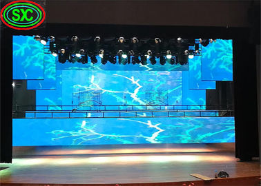 Die-Guss Aluminium Gehäuse P6 Vollfarbe Indoor Suspended LED-Bildschirm 2500nits Helligkeit 27777 Punkte / m2 Pixeldichte