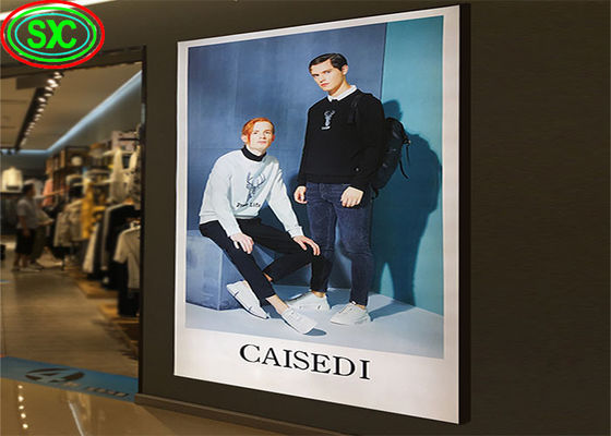 Portable Ultra-Thin Indoor P3.91 LED Poster Display mit Klappstand COB