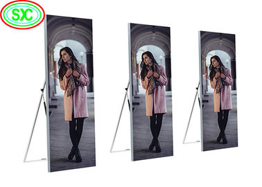 Innenraum Full Color SMD Mirror 1000cd/m2 P2.5 LED Video Poster Bildschirm 640x640mm