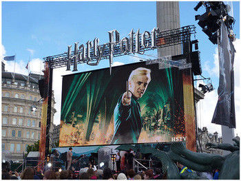 P2.5 Ultra-Dünner COB LED-Bildschirm Wasserdichte Miet-LED-Videowand 640*640MM Größe