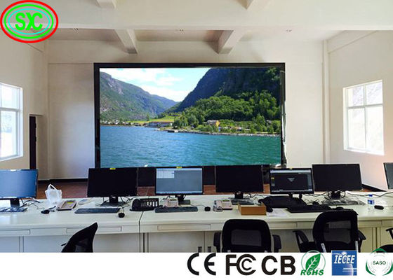 Wasserdicht und schmierfrei P3.91 1R1G1B Innenraum-Full-Color-LED-Display