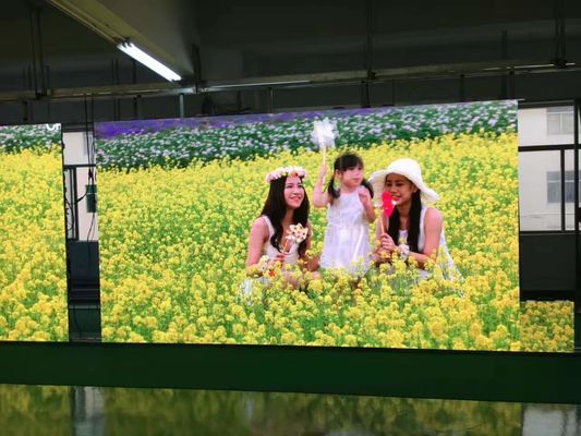 P4 Indoor Led Video Wandbildschirm in voller Farbe Energieeinsparung für Kirchen-Merting-Raum