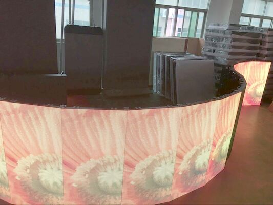 Stadium LED sortiert Tätigkeiten zeigen Helligkeit des LED-Schirm-Hoch-5000 im Freien Videokabinett der wand P3.91 P4.81 500x500mm aus