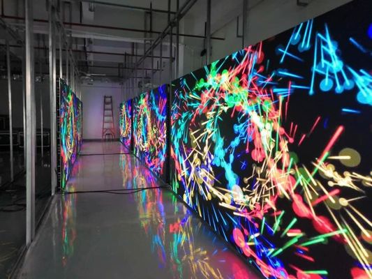 Plastikmaterial Ultra-dünne LED-Full-Colour-Bildschirm Transparente Videowand Ausgestattet mit SMD2121 LED-Lampe