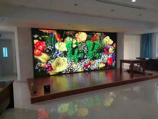 Vollfarbige IP43 wasserdichte LED-Anzeige für eine optimale Sichtweite von 6-30 m