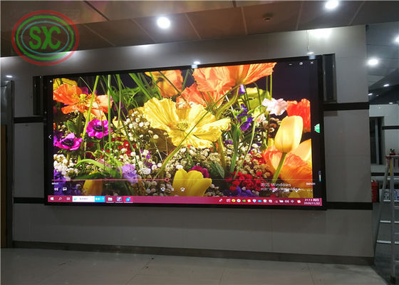 Innen-Vollfarb-LED-Display geeignet für digitale Werbung und Informationsanzeigen in Einkaufszentren und Konferenzsälen