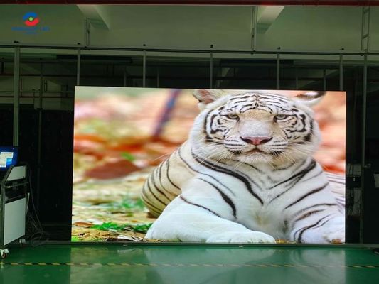 Curve Installation Available for 500x500mm and 500x1000mm Cabinets of Indoor Full Color LED Display (Körperinstallation verfügbar für 500x500mm und 500x1000mm Schränke von Indoor-Full-Color-LED-Displays)