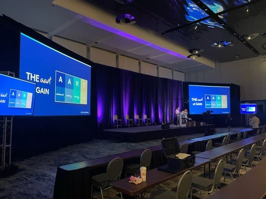 LED-Video-TV-Wand P3.91 Innenraum Vollfarbe klare digitale Beschilderung Displays P2.5 4K-LED-Panels