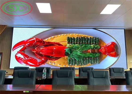 Festinstallation in Innenräumen mit P5-LED-Wand mit einer Erneuerungsrate von 3840 Hz für Tagungsräume