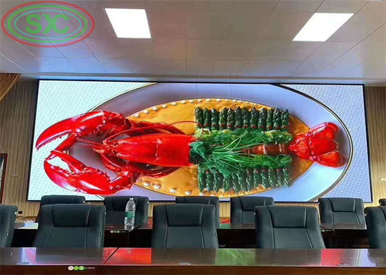 Festinstallation in Innenräumen mit P5-LED-Wand mit einer Erneuerungsrate von 3840 Hz für Tagungsräume