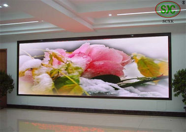 Vermietung von geschwungenen Bildschirmen/feste LED-Innen-Full-Colour-Display-Bildschirme mit kleinem Abstand 640mm*640mm P2,5 ultraklar