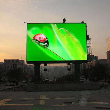 Outdoor-Full-Colour-LED-Display mit Schnellverschluss Leichtbau und nahtloser Installation für Einrichtung und Wartung