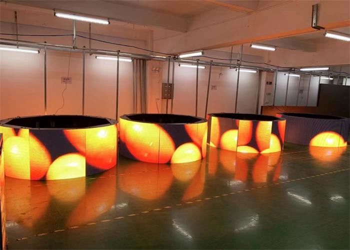 Würfel-Säule führte Schirm-Videowand, geführte Innenableitung der natürlichen Wärme des Schaukasten-P3