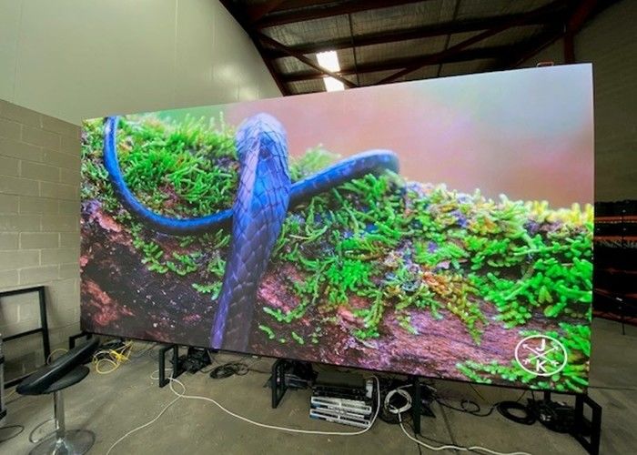 Nehmen Sie 4mm farbenreiche geführte Innenplatte ab, die in Hotel, 2500cd pro Quadratmeter installiert ist