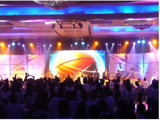 Indoor P1.5 Hire LED-Bildschirm mit hoher Auflösung LED-Display Konzertschrank Größe 640mm x 640mm