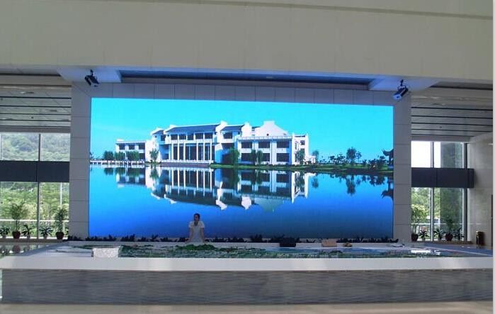 Vollfarbiges Video für Innenräume Wandbildschirm P4 hochauflösende hohe Pixel 2x3m LED-Video