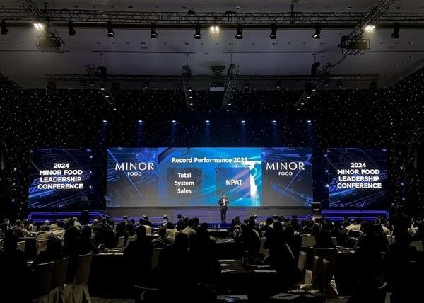 Mall-Mietbildschirm Hänge-LED-Bühnen-Hintergrund COB P2 HD 128*64 Auflösung