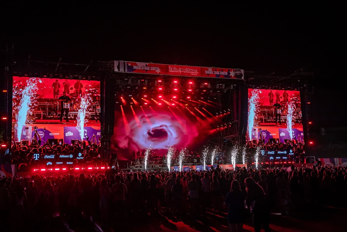Eisen-Box-Bildschirm Werbung Außenwasserdicht Vollfarb-LED-Display, hohe Helligkeit Konzert-LED-Bildschirm IP65