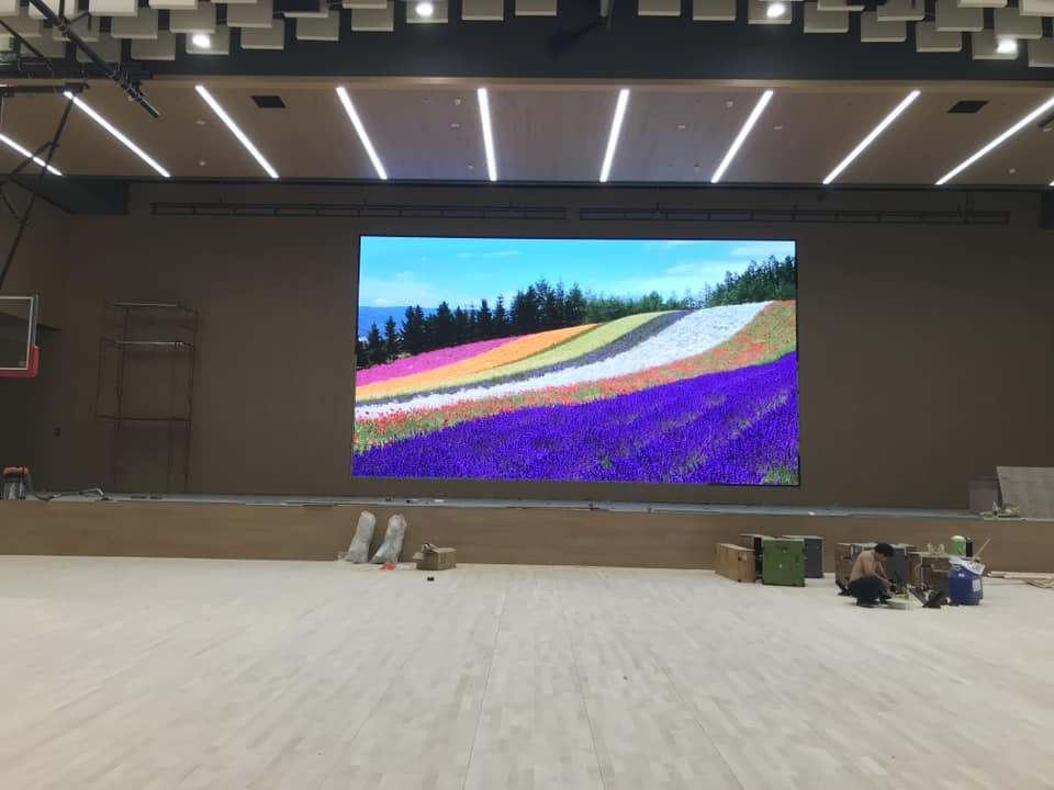 Film-Bilder geführter Bildschirm-Chinas P3 91 Hd bester Qualitäts-Preis Innen mit kleinem Pixel Chip Di X.500 Millimeter des Kabinett-500