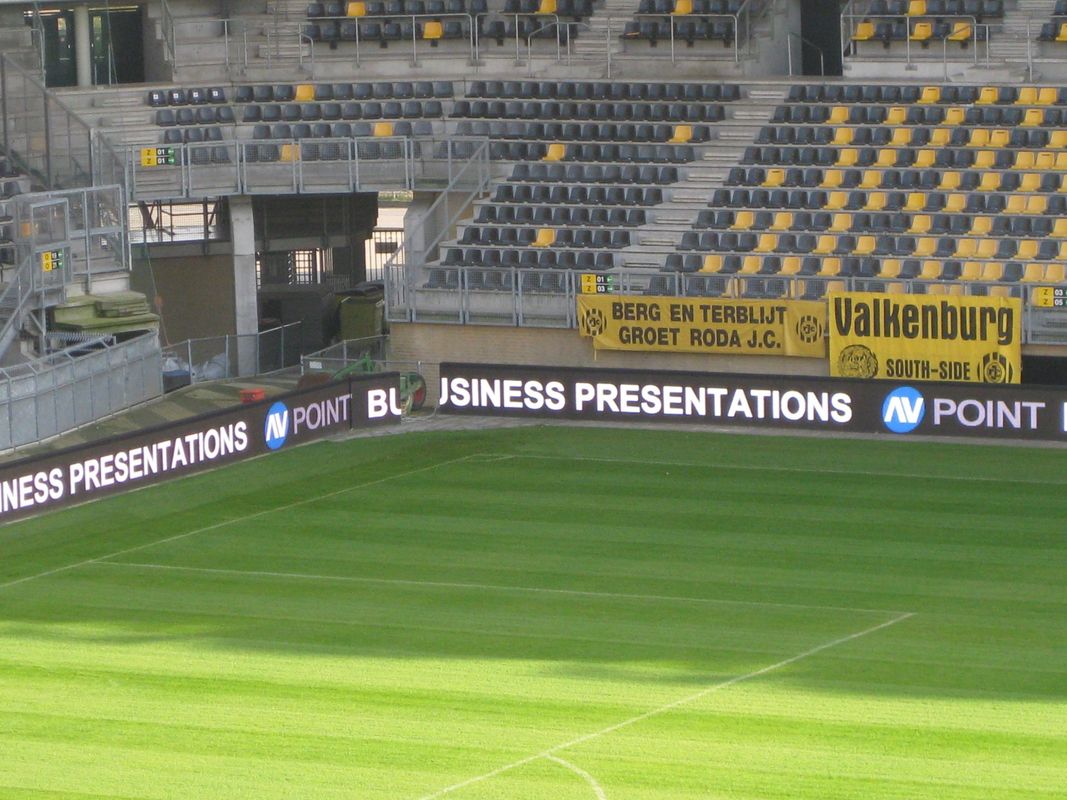 Verbessern Sie das Zuschauererlebnis in Ihrem Stadion mit IP65 Stadion-Videowänden Helligkeit ≥6500cd/m2