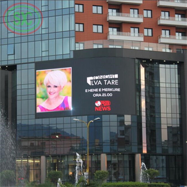 500*500MM Schrankgröße Outdoor-Vollfarb-LED-Anzeige mit RGB 3-in-1-Pixelkonfiguration und 100 Lebensdauer