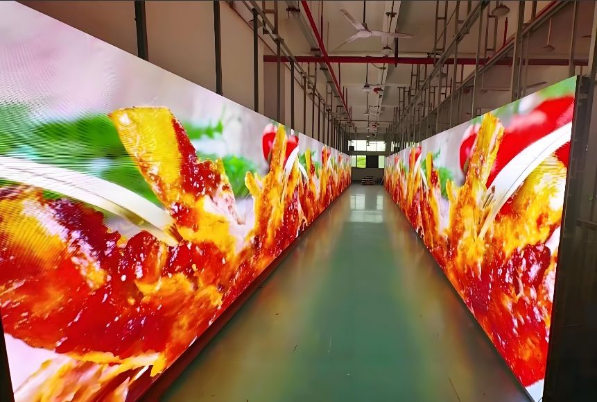 Gehäusegröße 600 * 337,5 mm Kleber auf der Platine LED-Bildschirm