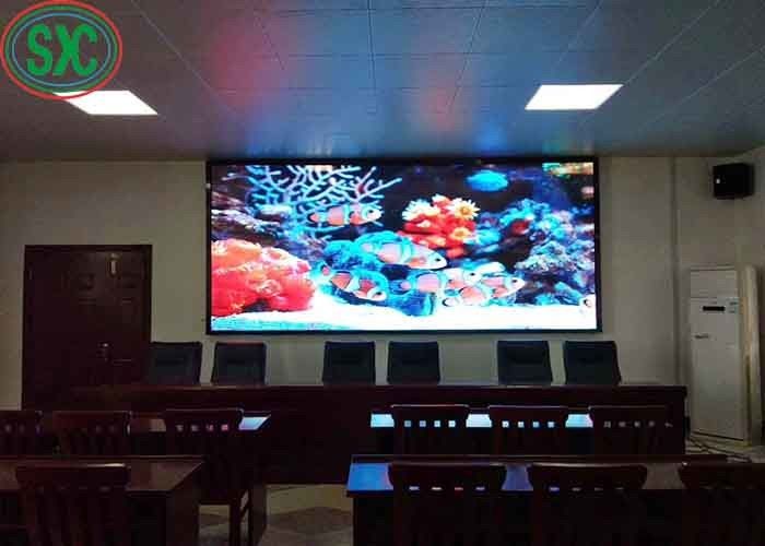 Hochwertige Outdoor-Full-Colour-LED-Bildschirm für die Werbung im Stadion