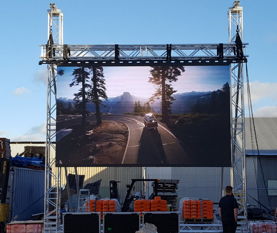 China Vollfarbe Außenstadion LED-Display Bildschirm P10 IP65 960x960mm Schrank