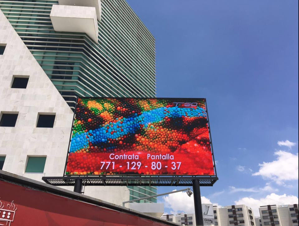 2500nits Helligkeit Outdoor SMD LED Display Luftstecker Design Verbindung Langlebigkeit