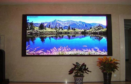 Guter Preis HD SMD2121 P4 farbenreiches Innenfernsehen führte Anzeigefeld-im Flug Fall Online