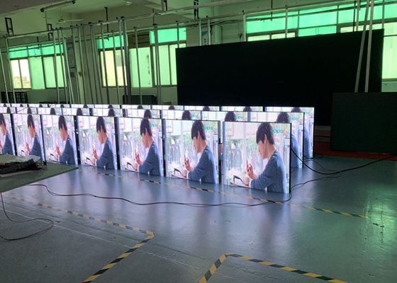 Guter Preis Nahtloses leichtes Innen-LED Kabinett RGB P4 mit G-Energie-Stromversorgung Online