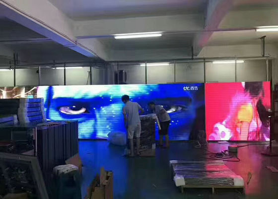 Guter Preis angepasste P3 Indoor Full Color LED Display LED Mietbildschirm 2500 Nits Online