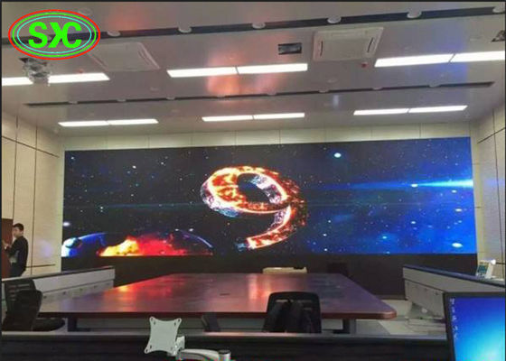 Guter Preis Hohe Helligkeit Innenraum Vollfarbe P3 / LED-Bühnenbildschirm, 64 Punkte x 64 Punkte Online