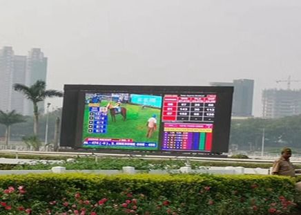 Steigern Sie Ihre Außenwerbung mit LED-Werbetafeln Schutzart IP65 und DC5V Betriebsspannung