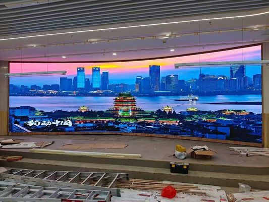 Guter Preis Curve Installation Available for 500x500mm and 500x1000mm Cabinets of Indoor Full Color LED Display (Körperinstallation verfügbar für 500x500mm und 500x1000mm Schränke von Indoor-Full-Color-LED-Displays) Online