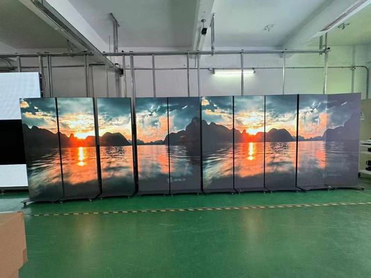 Guter Preis 680x2000mm LED-Poster-Display mit 1R1G1B Farbkonfiguration und Aluminium-Schrank Online