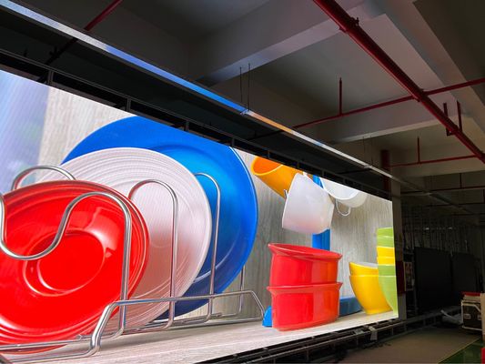 Hohe Helligkeit Feinspitch Led Display mit 1000CD/SQM 640000 Punkten/m2 Dichte und SMD2121 Lampentyp