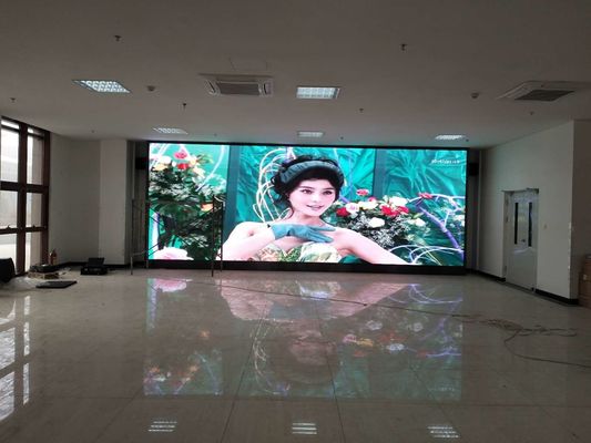 s beliebteste Indoor-Full-Colour-LED-Display mit Ironie-Material und 128*64-Punkte-Modul Auflösung