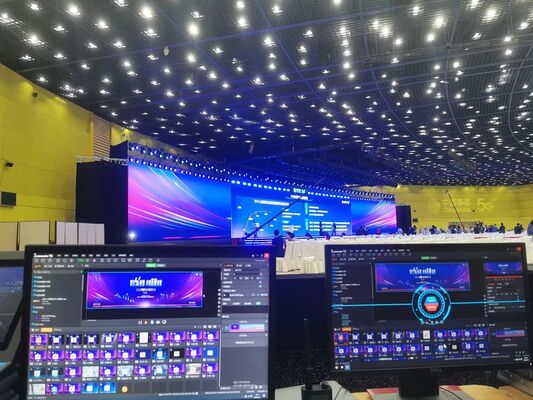 Guter Preis Innenraum p2 Vollfarbiges LED-Display mit stabilem System mit starker Anti-Interferenz und langer Lebensdauer für kontinuierliche Online