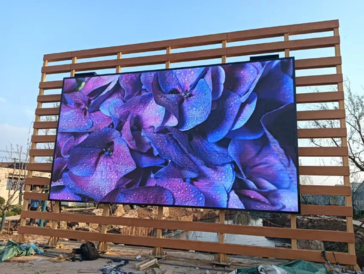 Hight Brightness P6 Outdoor-LED-Display-Werbetafel, 960 x 960 mm Eisengehäuse und 3840 Hz Bildwiederholfrequenz
