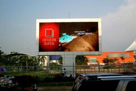Outdoor P4.8 Vollfarb-LED-Display mit 500x1000mm Schrank und 3840hz Erneuerungsrate
