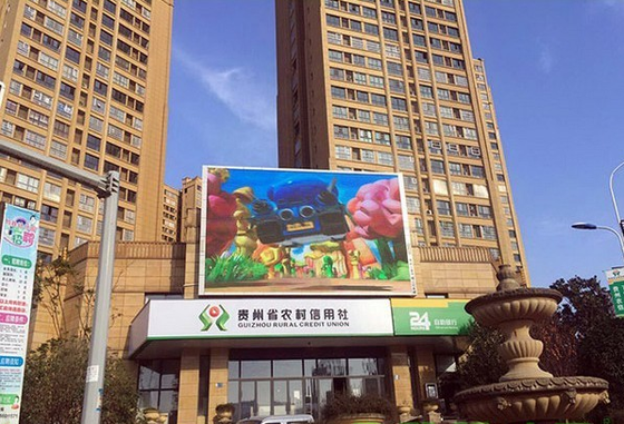 Qualität Outdoor-Full-Colour-LED-Display P10 mit 6500 Helligkeit und 3840 Hz Erneuerungsrate Fabrik