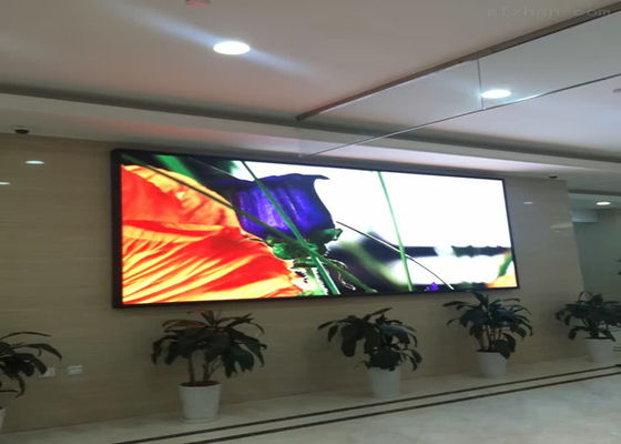 Guter Preis Outdoor Indoor 5mm Vollfarb-LED-Display 1R1G1B 3-Jahresgarantie Online