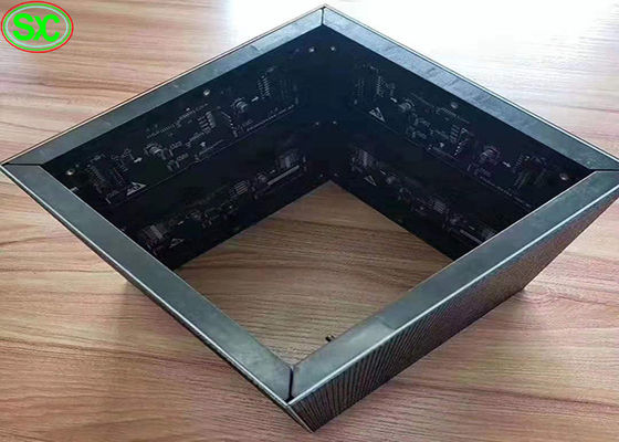 farbenreiche Innensäulen LED-3d Anzeigen-P2.5 90 Grad-Kubikschirm-Stände