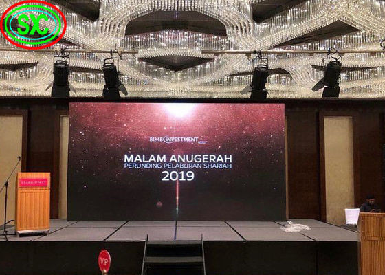 Flexible Vollfarbige Bühnenhintergrund-LED-Bildschirme P3.91 Indoor-Werbe-Videowand