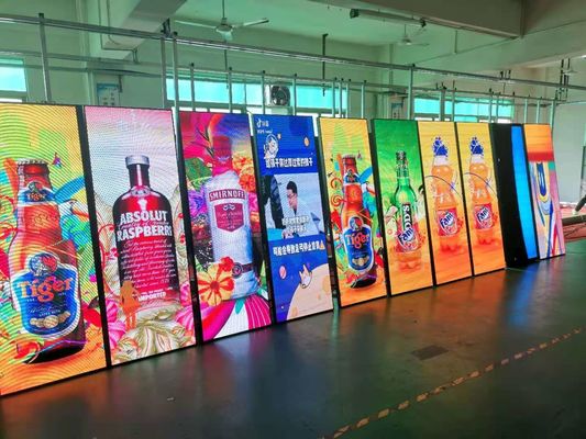 Magnetische geführte Plakat-Anzeige 640X1920mm P2.5 1200cd/sqm SMD2121