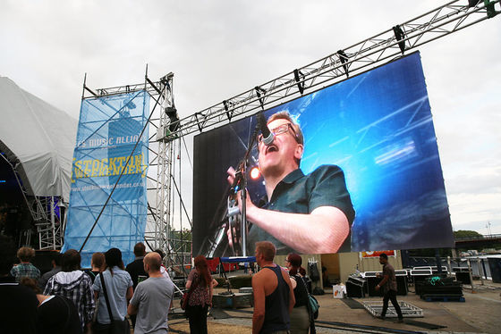 Guter Preis ultra dünnes geführtes Hintergrund-des Vorhangs ultra HD P4.81 500 x500mm des Stadiums-3840Hz Kabinett für Videopunkte der wand-43222 Online