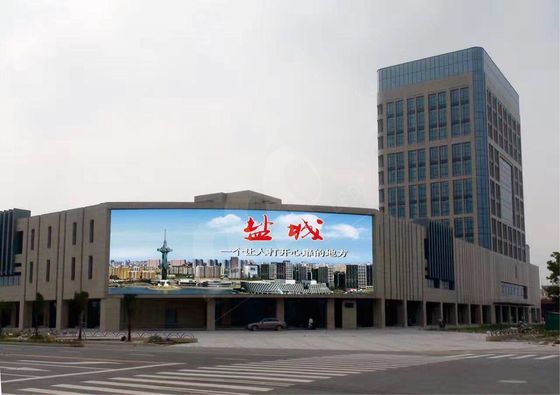 Guter Preis Outdoor-Full-Colour-LED-Display mit 120° Blickwinkel und 10 oder 14 Bit Signalverarbeitung P6 2020 6mm 27778 Pixel/m2 Online