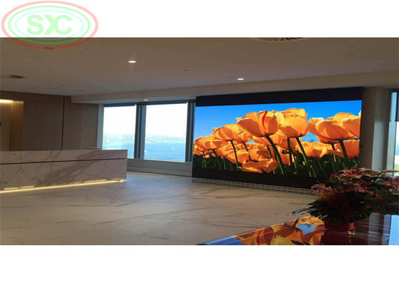 Guter Preis Ausgezeichnete kleine Pixelneigung 3 LED-Innenanzeige als Fernsehsenderhintergrund-bildschirm Online